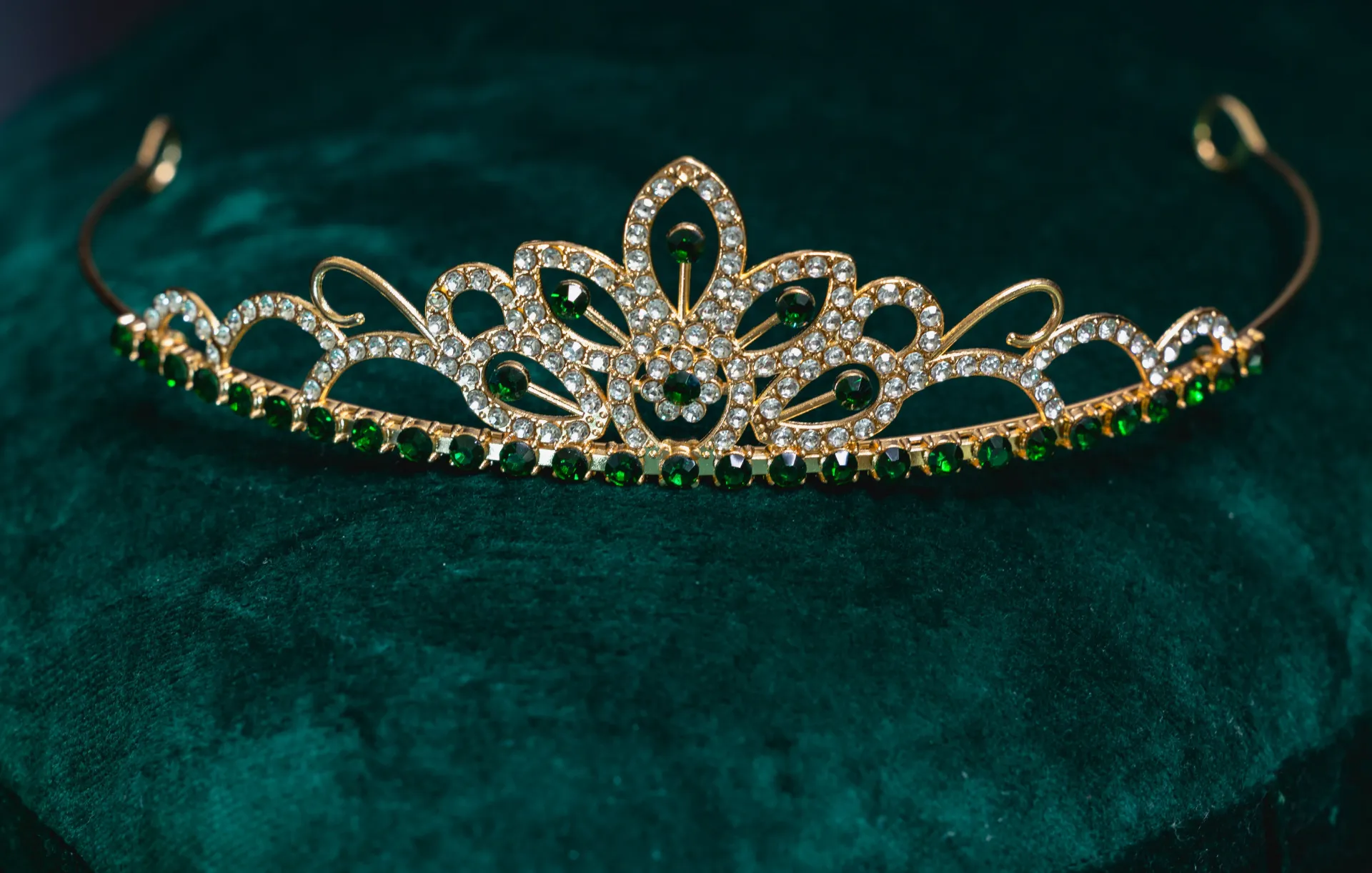 Diadem Korona Tiara do włosów zielone kamenie
